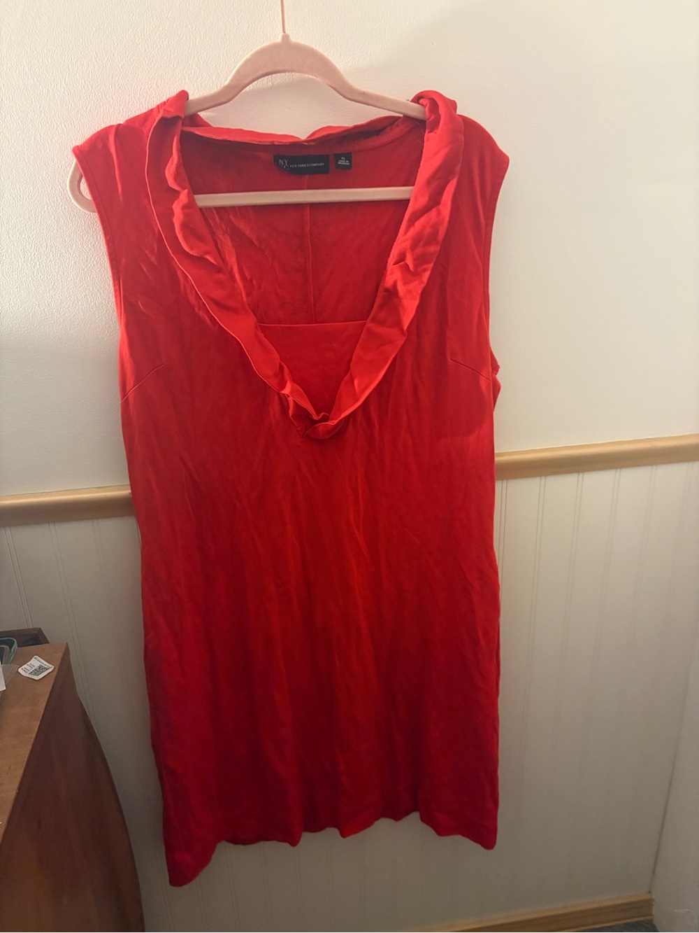 New York & Company Women’s XL Red Ruffle-Neck Sleeveless Top